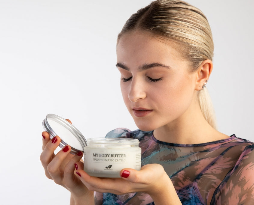 Dnevnik No.8: ALI VAM JE VONJ KOZMETIČNEGA IZDELKA POMEMBEN?